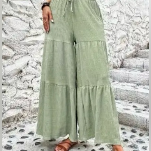 ⭐️ SLASH SUMMER SALE! ⭐️ NEW Drawstring Shirred Wide Leg Pants Sage Green Sz L - Picture 2 of 4